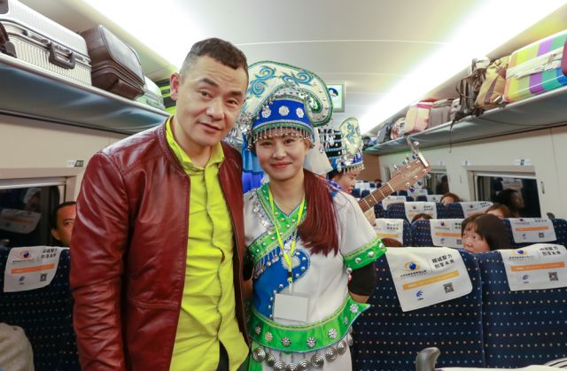 罗平高铁旅游