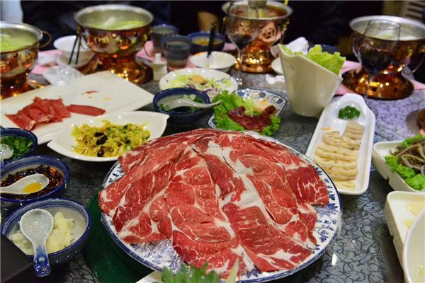 京人居涮羊肉 铜锅烹出地道京味