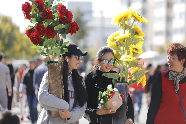 棒棒会成为美女购物节.JPG