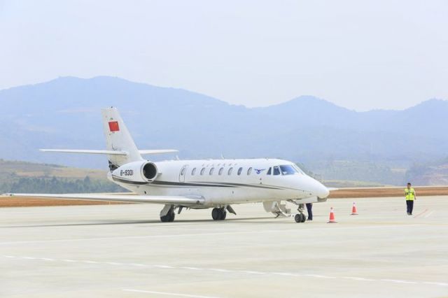 机场