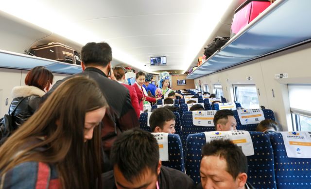罗平高铁旅游