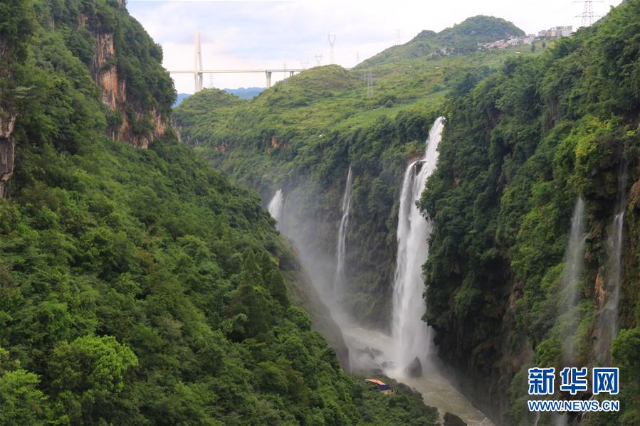 贵州马岭河峡谷迎来最佳观瀑期