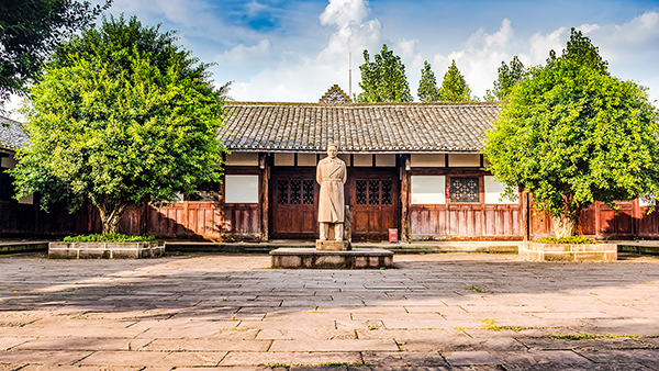 旅行社专家团队考察"大千故里古牌坊·骑马踩水游内江