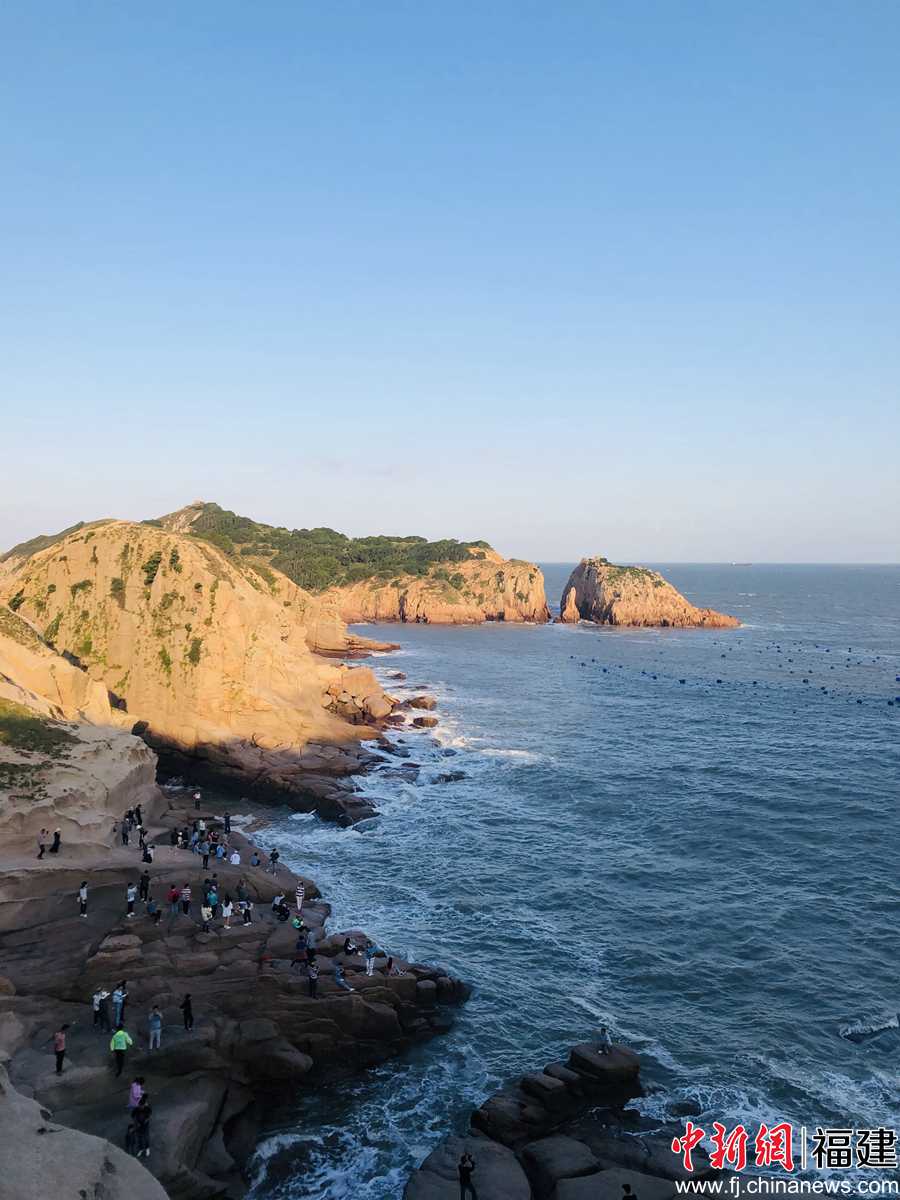 霞浦县长春镇闾峡村下尾岛,位于霞浦县东冲半岛的东南部,碧海溢彩