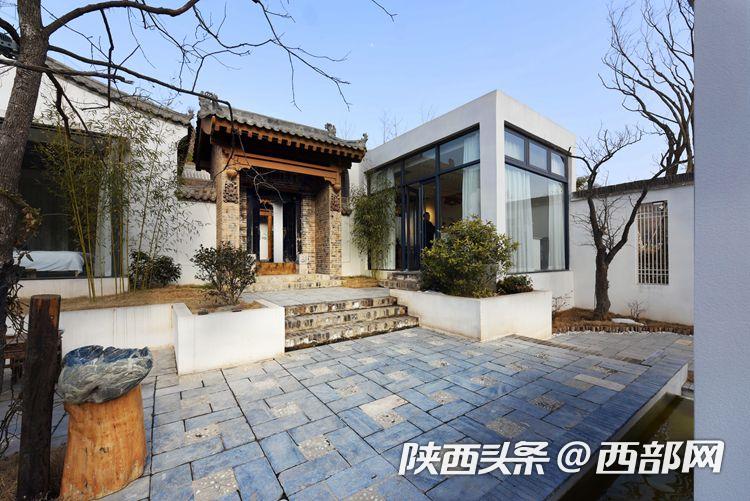 民宿依托白鹿原影视基地等丰富的旅游资源,把原来的旧农舍改造成关中