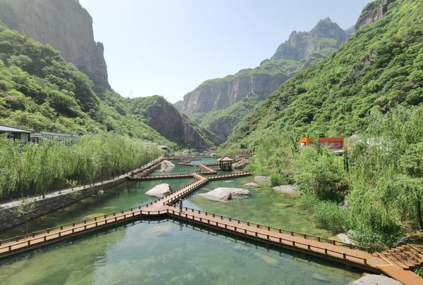 沿着高速看河南高速直达宝泉景区好风景带富一方百姓