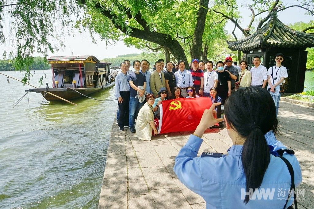 嘉兴南湖风景区日接待游客量持续攀升,尤其是建党百年庆临近,预计五一