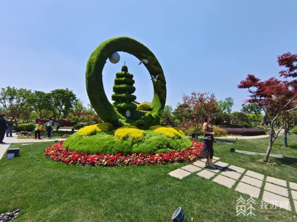五一第一天近3万人游览扬州世园会