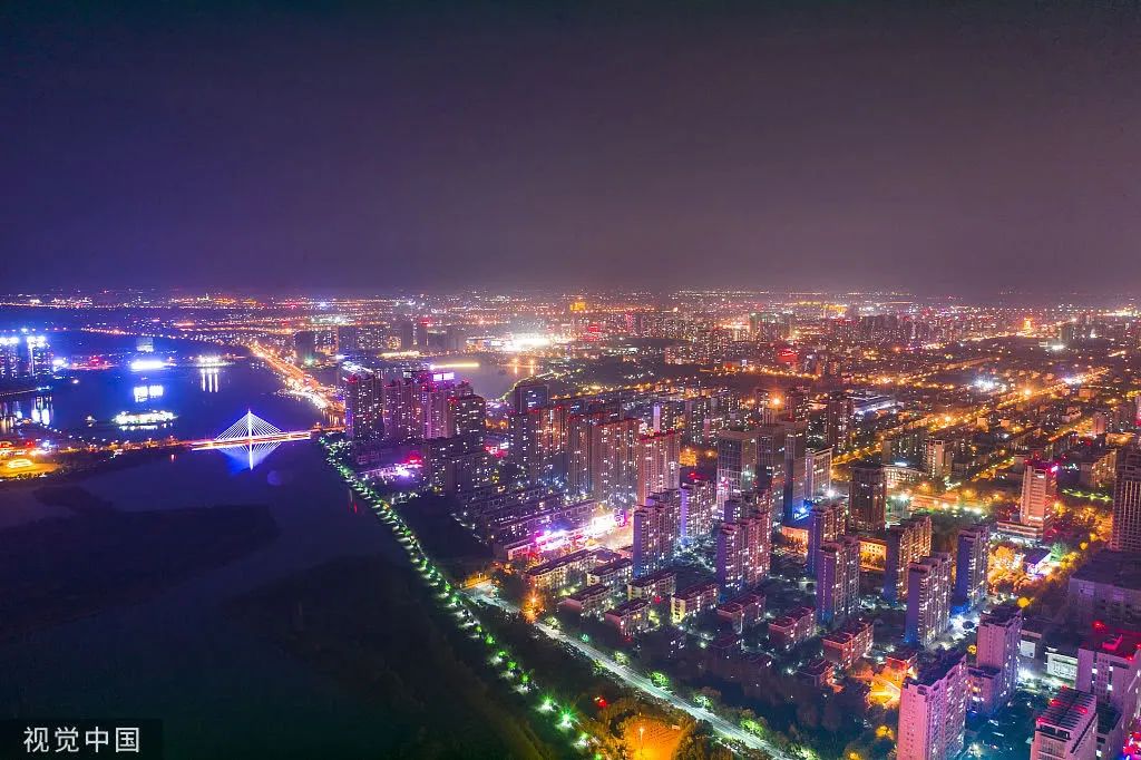 夜景滨州新立河景区彩虹湖转盘俯视十里荷塘新立河大桥滨州颐园明珠