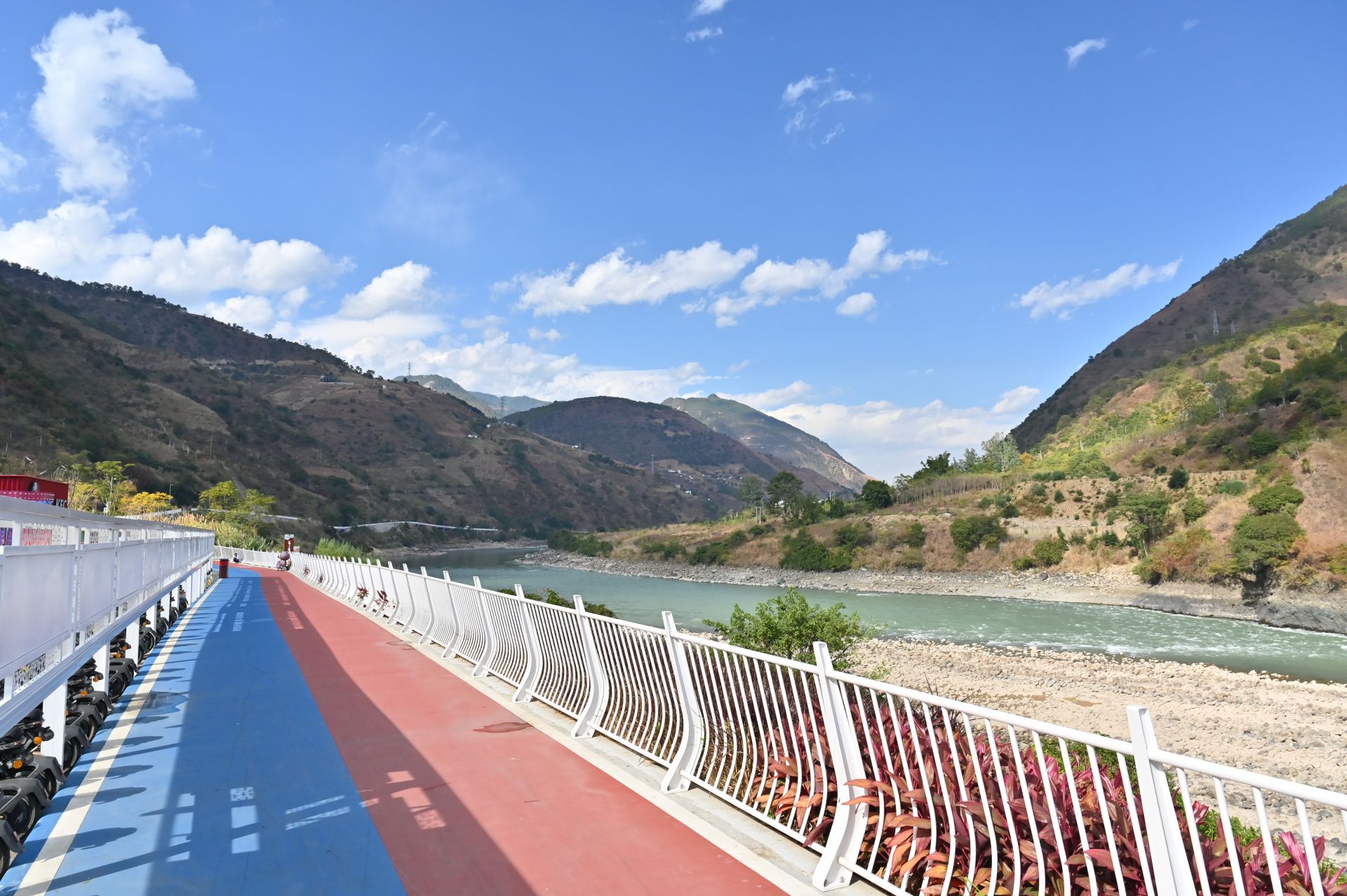 “美麗公路”帶來怒江旅游新改變 成為大滇西旅游環線新亮點