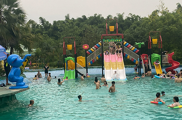 自贡富顺水上乐园戏水消暑市民乐享清凉夏日