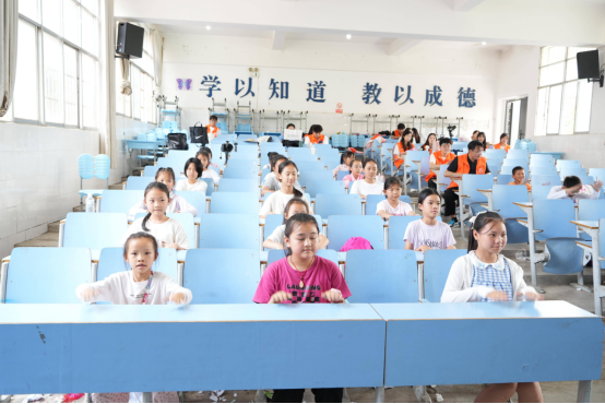 赴金平山海以艺践初心|昆明城市学院艺术学院2026“三下乡”社会实践圆满收官(图3)