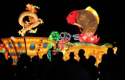 古滇灯艺点亮除夕夜【高清组图】
