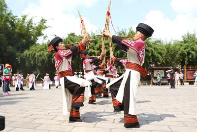 昆明花山节开幕 云南民族村邀你来过节