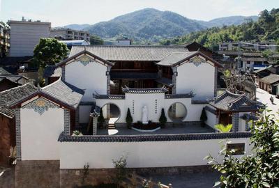 杨丽坤故居