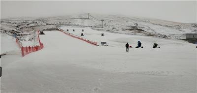 大海草山初春降雪，春光拂面冰上漂移，错过等一年！