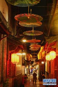 来丽江古城邂逅漫天油纸伞（多图）