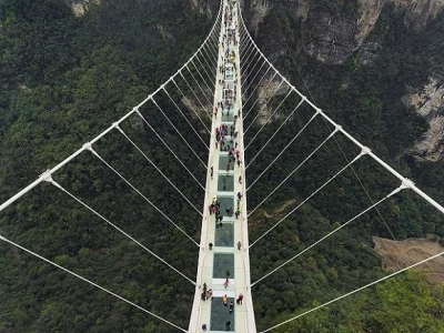 玻璃滑道火遍景区，它怎么突然就成网红了？