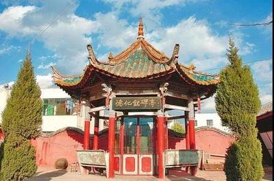 睡佛、德化铭碑、高奣映石狮......原来这座古寺里藏着那么多历史文物！