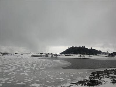 千名广西游客到轿子雪山游玩，都竖起了大拇指！纷纷点赞冬季雪景！