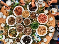 磨盘山上取火种  新平欢度火把节
