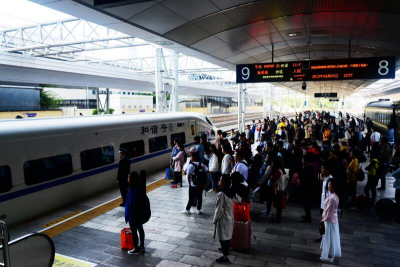 7月10日起“昆铁”增开多趟列车满足旅客出行