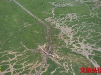 【就爱去香格里拉】一半海水一半草原  高原景色令人着迷
