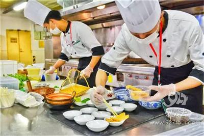 定了！昆明十大名菜、名小吃、地道口味是这些！以后就去这些馆子吃！