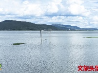 【就爱去香格里拉】一半海水一半草原  高原景色令人着迷