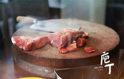  熙楼酸汤牛肉火锅叫醒夏天