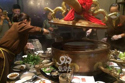 爱琴海惊现“一锅三吃”神器，可同时煲汤、蒸菜、煮火锅！