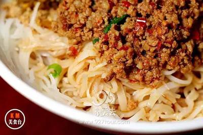 昆明这家曲靖“鼻祖级”蒸饵丝店，每天卖800碗，经常提前下班！