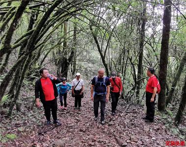 云南省体育旅游精品项目调研组深入鸡足山  调研指导体育旅游精品项目建设