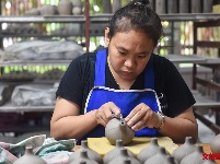 泰国南邦府第一家鸡公碗陶瓷厂--塔那磨里陶瓷博物馆