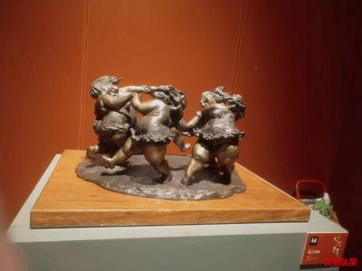 许鸿飞“时代乐章”系列作品在云南美术馆开展，将持续至本月20日