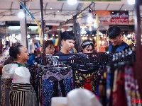 清迈夜市  光影阑珊里的故事