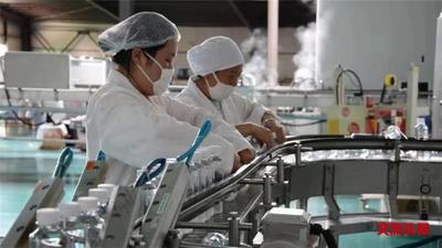 优质水源造就天然好水 50余位消费者走进“润如泉”