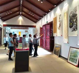 楚雄州群文系统“庆祝新中国成立70周年州县书画联展”在姚安光禄古镇开展