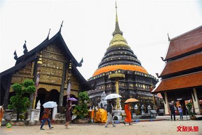 泰国南邦府菩叻南邦銮寺(Wat Phrathat Lampang Luang）
