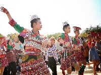 新平戛洒 花街尽奇珍