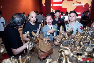 许鸿飞“时代乐章”系列作品在云南美术馆开展，将持续至本月20日