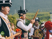 13000余人共享千桌万人磨盘宴