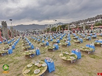 13000余人共享千桌万人磨盘宴