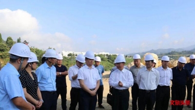 临沧市市长张之政带队调研凤庆县，提出特色小镇的建设要凸显“特色”