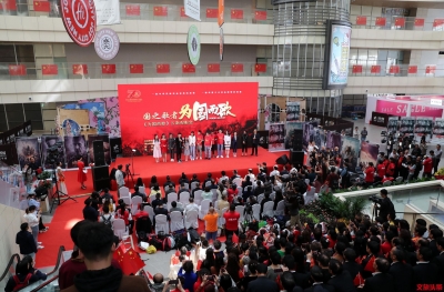 国歌共唱，情怀共鸣，电影《为国而歌》观影会在昆举行