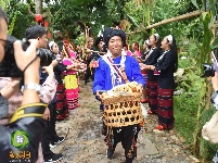热热闹闹的佤族新米节