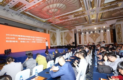 褚橙官宣：今年提前十天上市，9月23日起预售，口感“更甜一度”，价格不变！