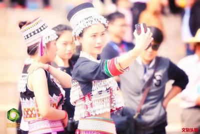 “花腰霓裳”服饰靓装大赛今年来了新面孔！国庆黄金周不去新平饱眼福就亏大了！