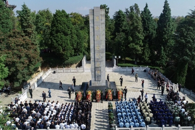 呈贡区举行烈士公祭活动
