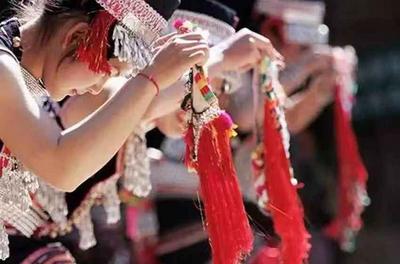 国庆临近，新平花腰傣赛装比美的“服饰文化节”如约而至！